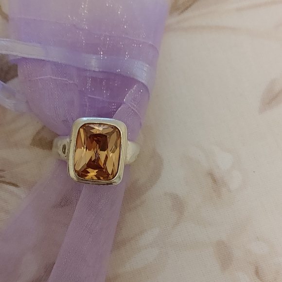 Silver and topaz ring - Picture 3 of 5